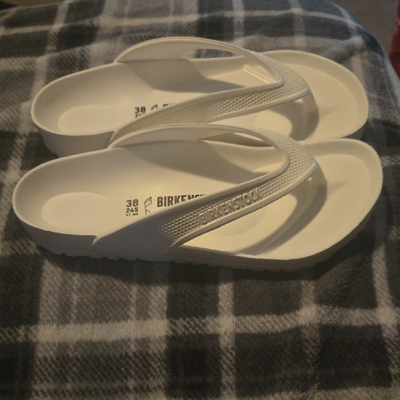 Birkenstock Classic White Sandals - Picture 2 of 4